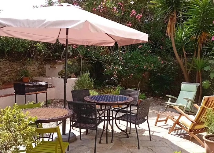 Paca Casa Rural. Arts And Landscape In Asturias 度假居 希洪