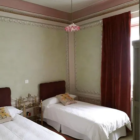 Paca Casa Rural. Arts And Landscape In Asturias Χιχόν