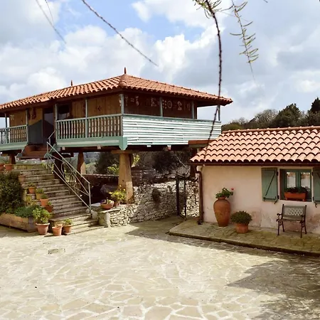 Paca Casa Rural. Arts And Landscape In Asturias Holiday home